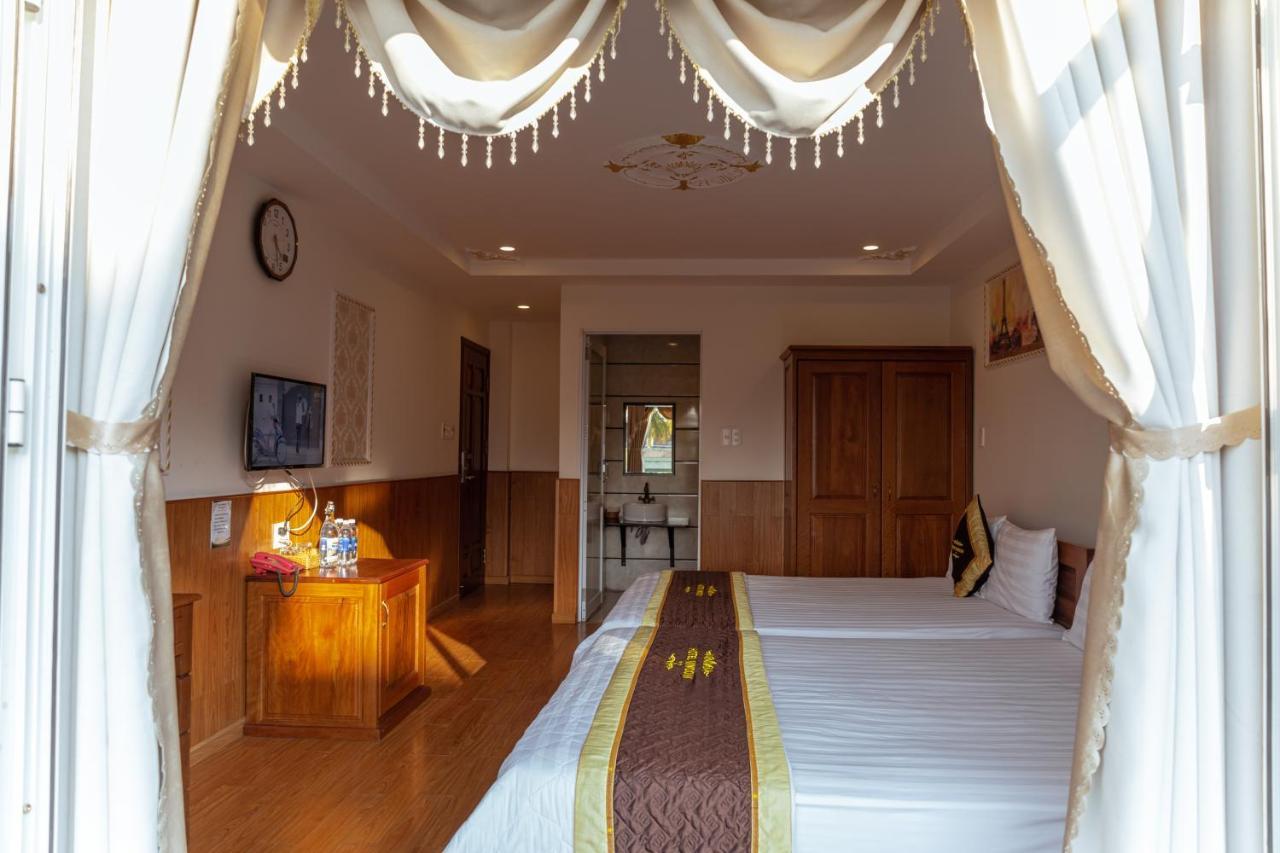 Window 1 Hotel Kon Tum Esterno foto